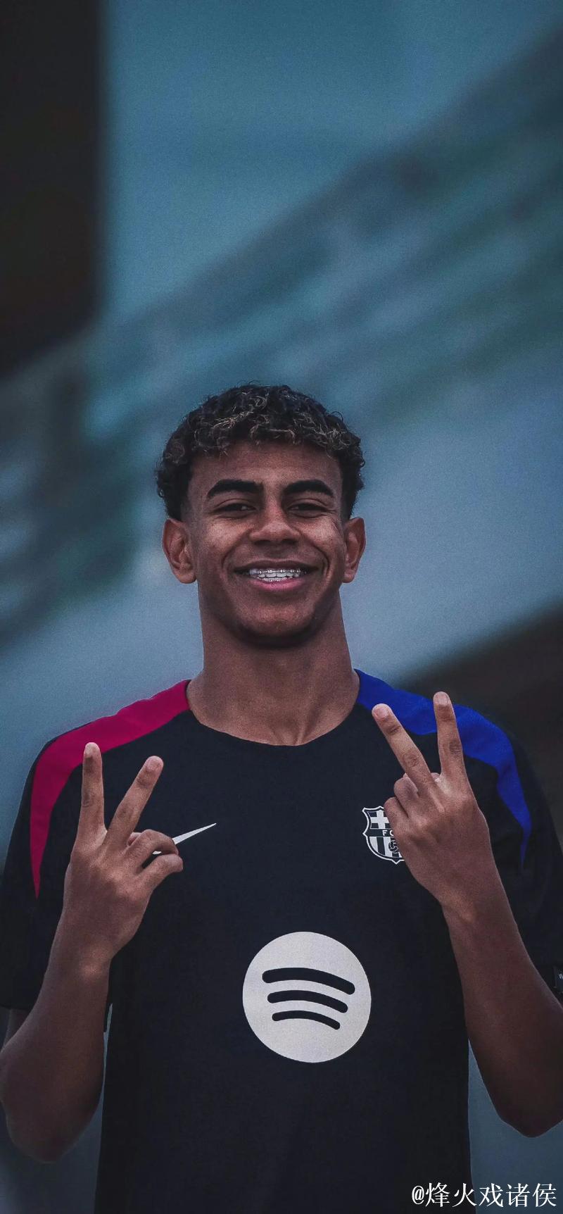 拉菲尼亚:第二球的庆祝动作?我和亚马尔练了有一段时间了 拉菲尼亚:第二球的庆祝动作?我和亚马尔练了有一段时间了